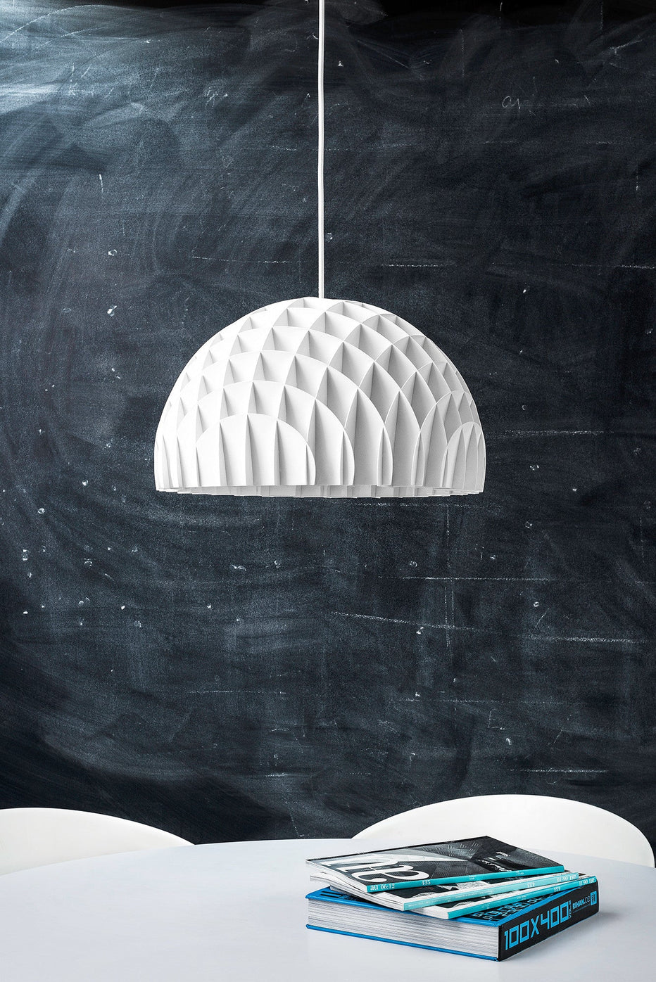 Stella minimalist pendent lamp by Fíor