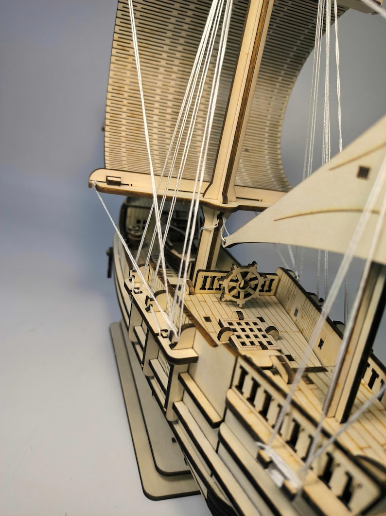 Endeavour ship puzzle kit by Fíor