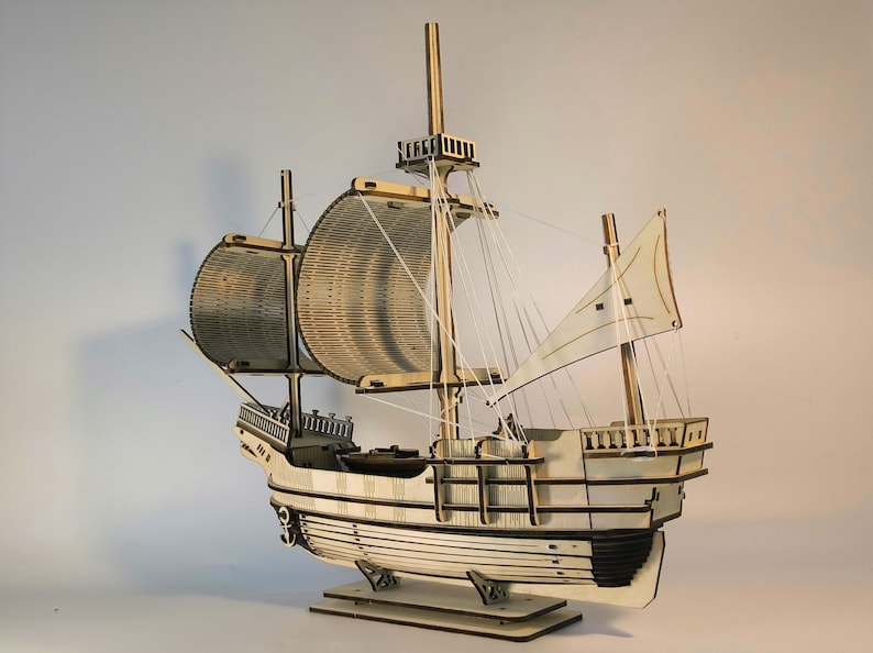 Endeavour ship puzzle kit by Fíor