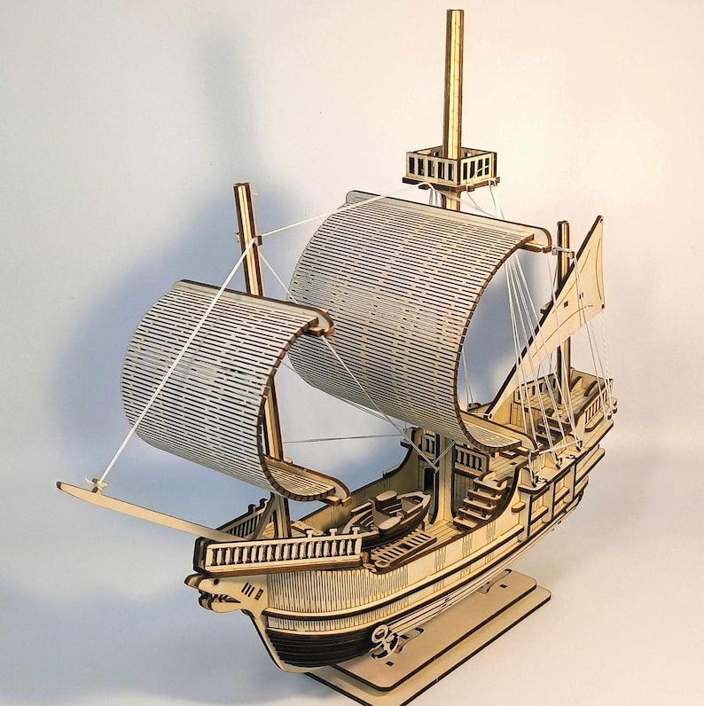 Endeavour ship puzzle kit by Fíor